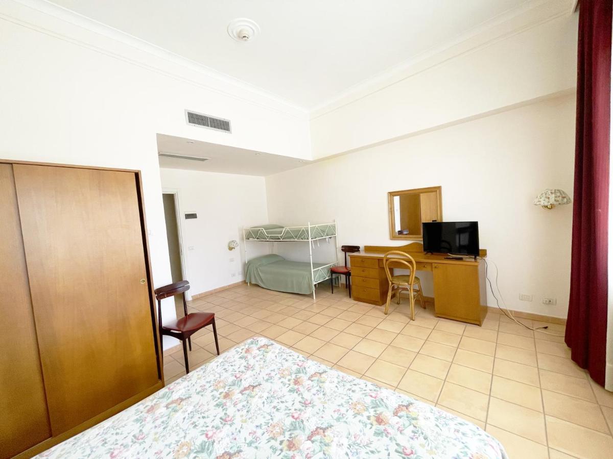 Hotel Reginella Sant'Agata sui due Golfi Bagian luar foto