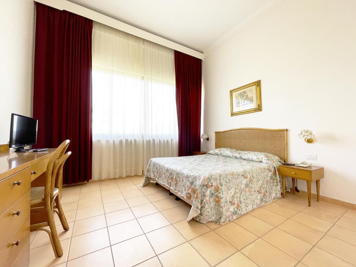 Hotel Reginella Sant'Agata sui due Golfi Bagian luar foto