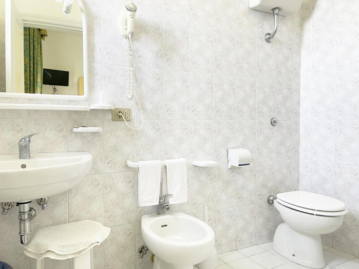 Hotel Reginella Sant'Agata sui due Golfi Bagian luar foto