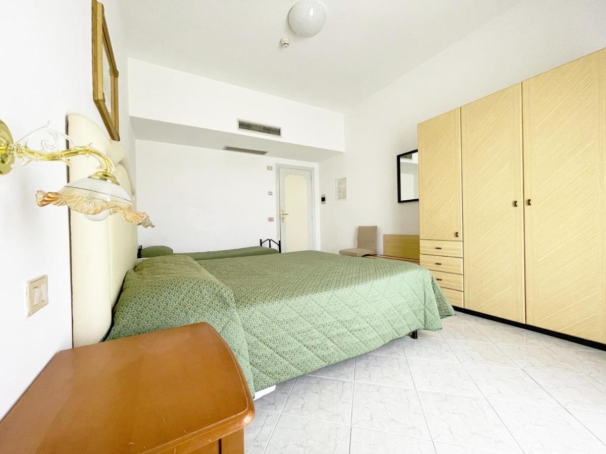 Hotel Reginella Sant'Agata sui due Golfi Bagian luar foto