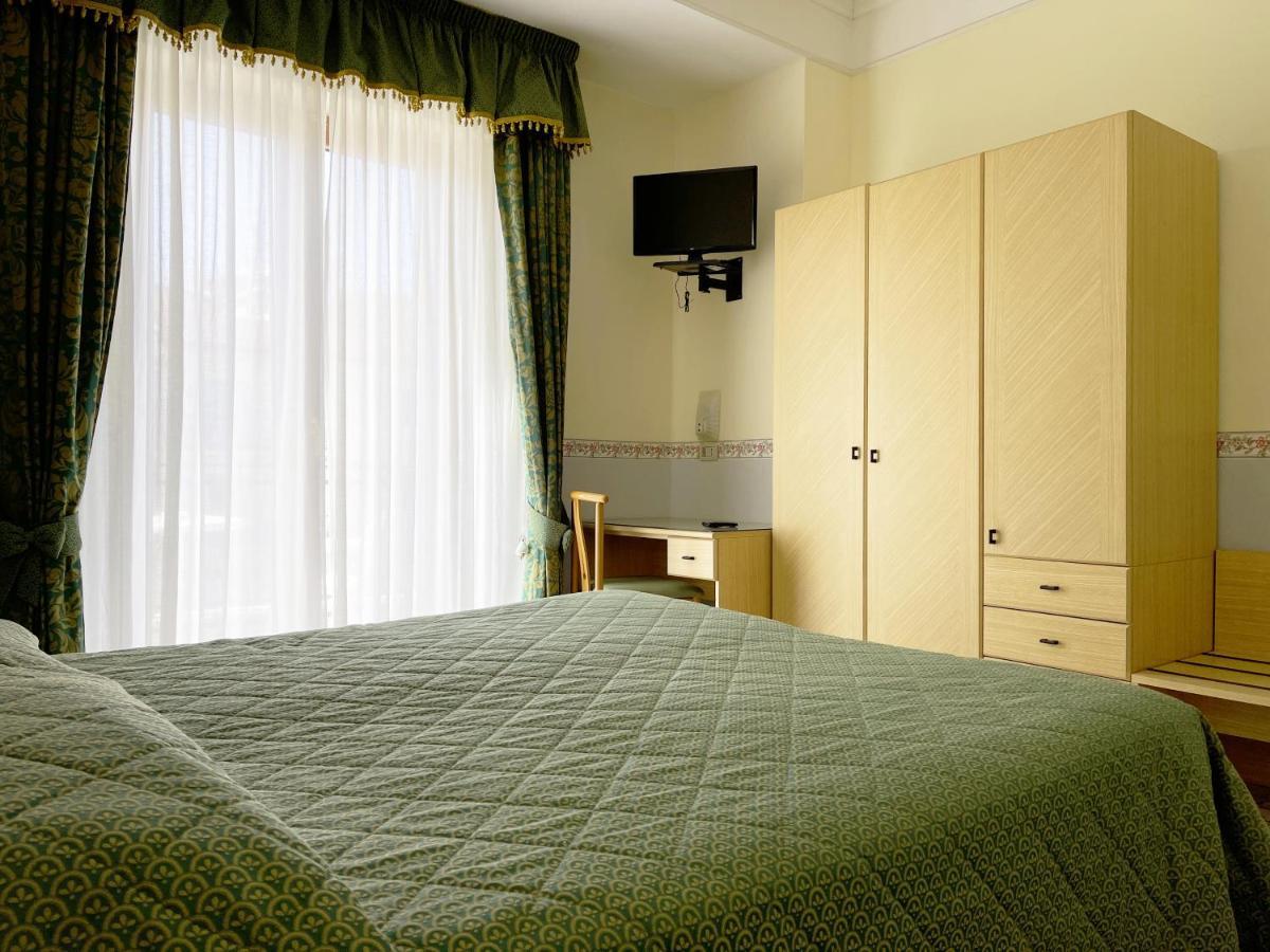 Hotel Reginella Sant'Agata sui due Golfi Bagian luar foto