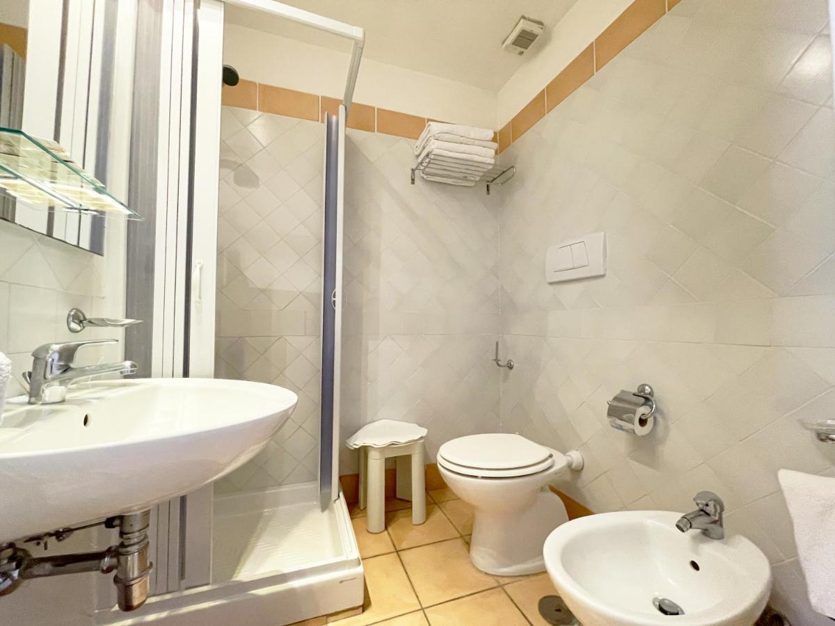 Hotel Reginella Sant'Agata sui due Golfi Bagian luar foto