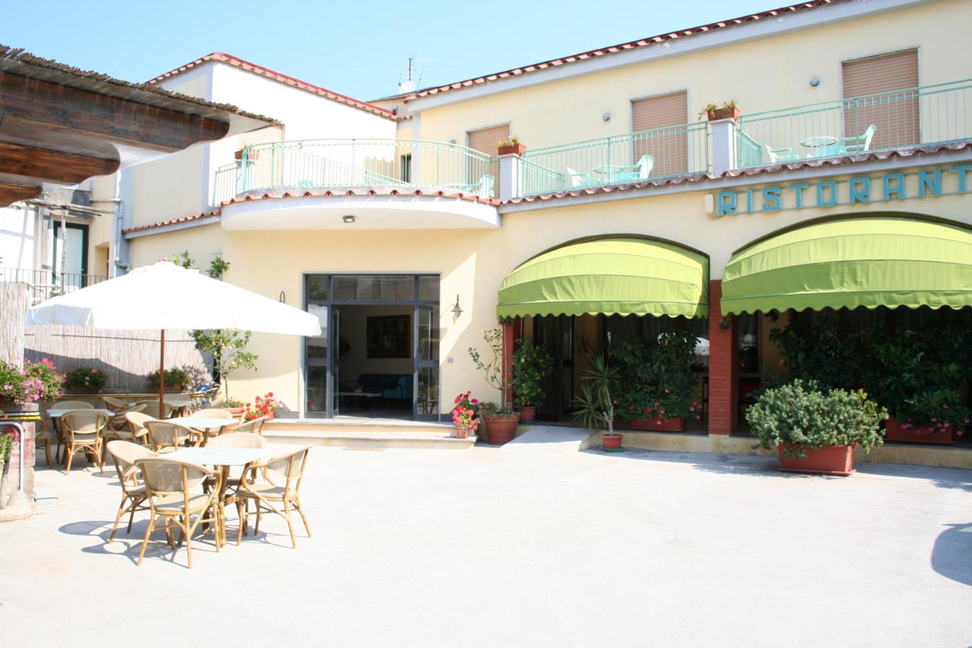 Hotel Reginella Sant'Agata sui due Golfi Bagian luar foto