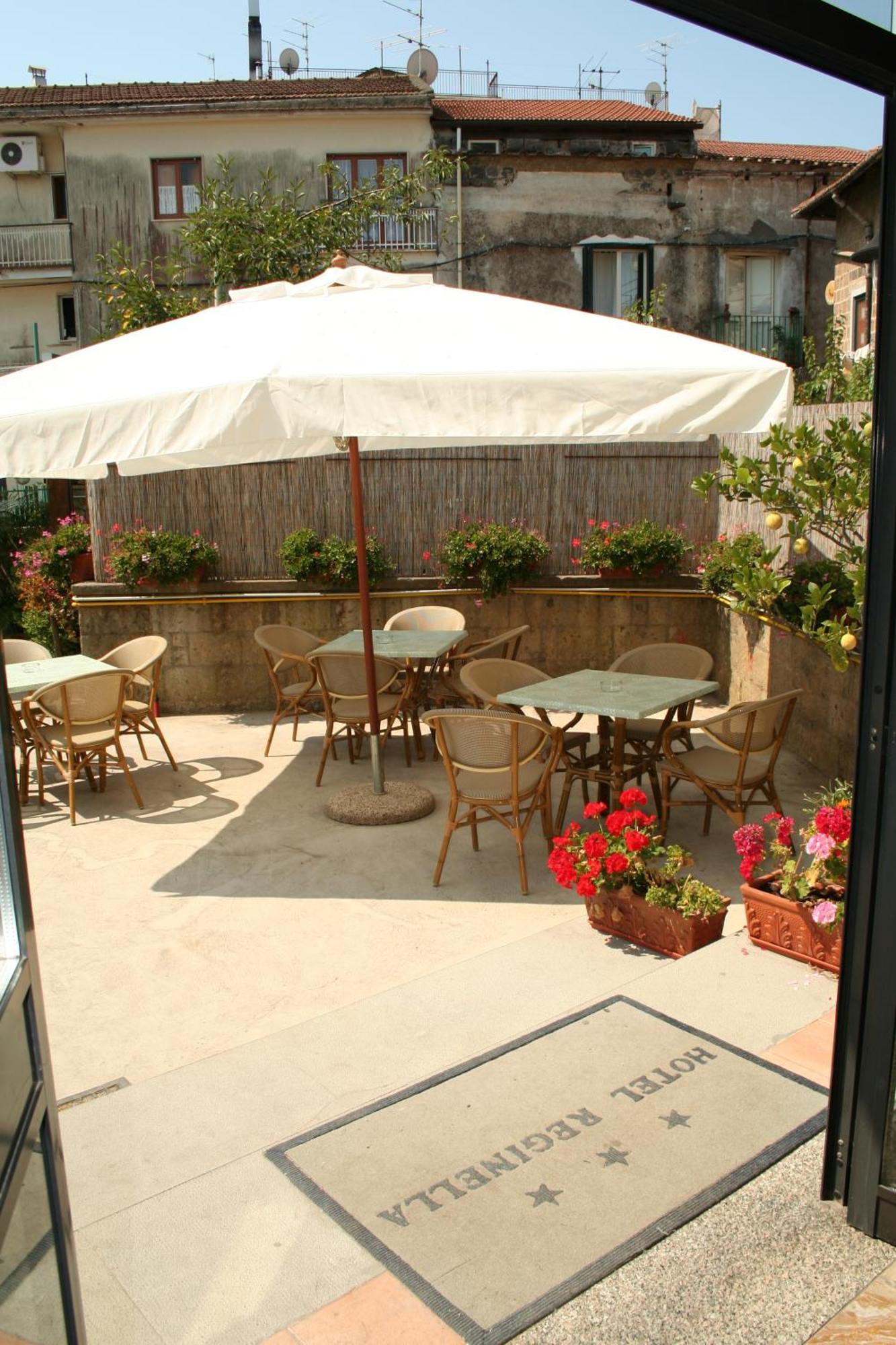 Hotel Reginella Sant'Agata sui due Golfi Bagian luar foto