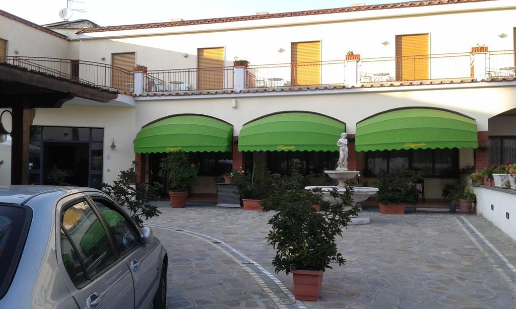 Hotel Reginella Sant'Agata sui due Golfi Bagian luar foto