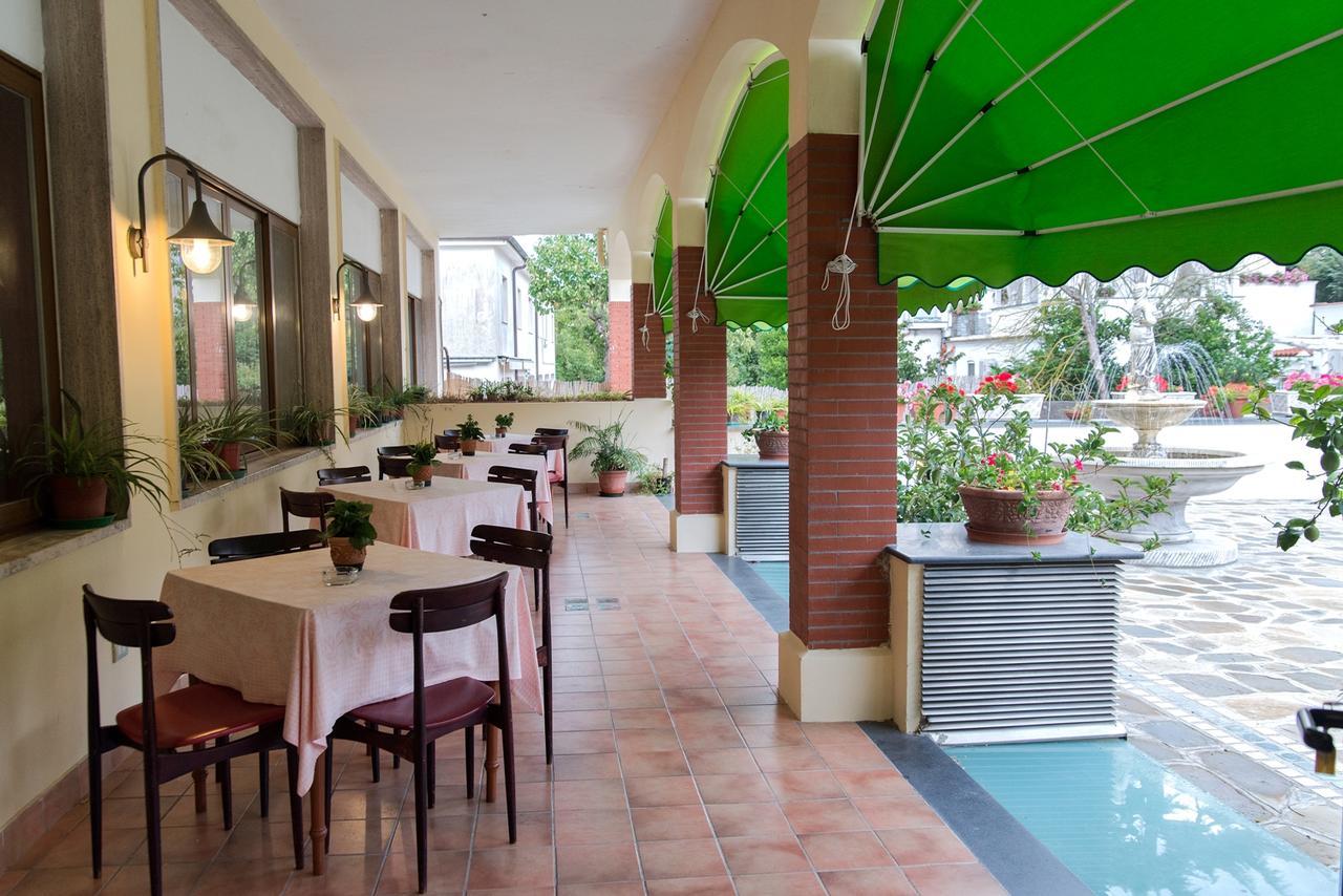 Hotel Reginella Sant'Agata sui due Golfi Bagian luar foto